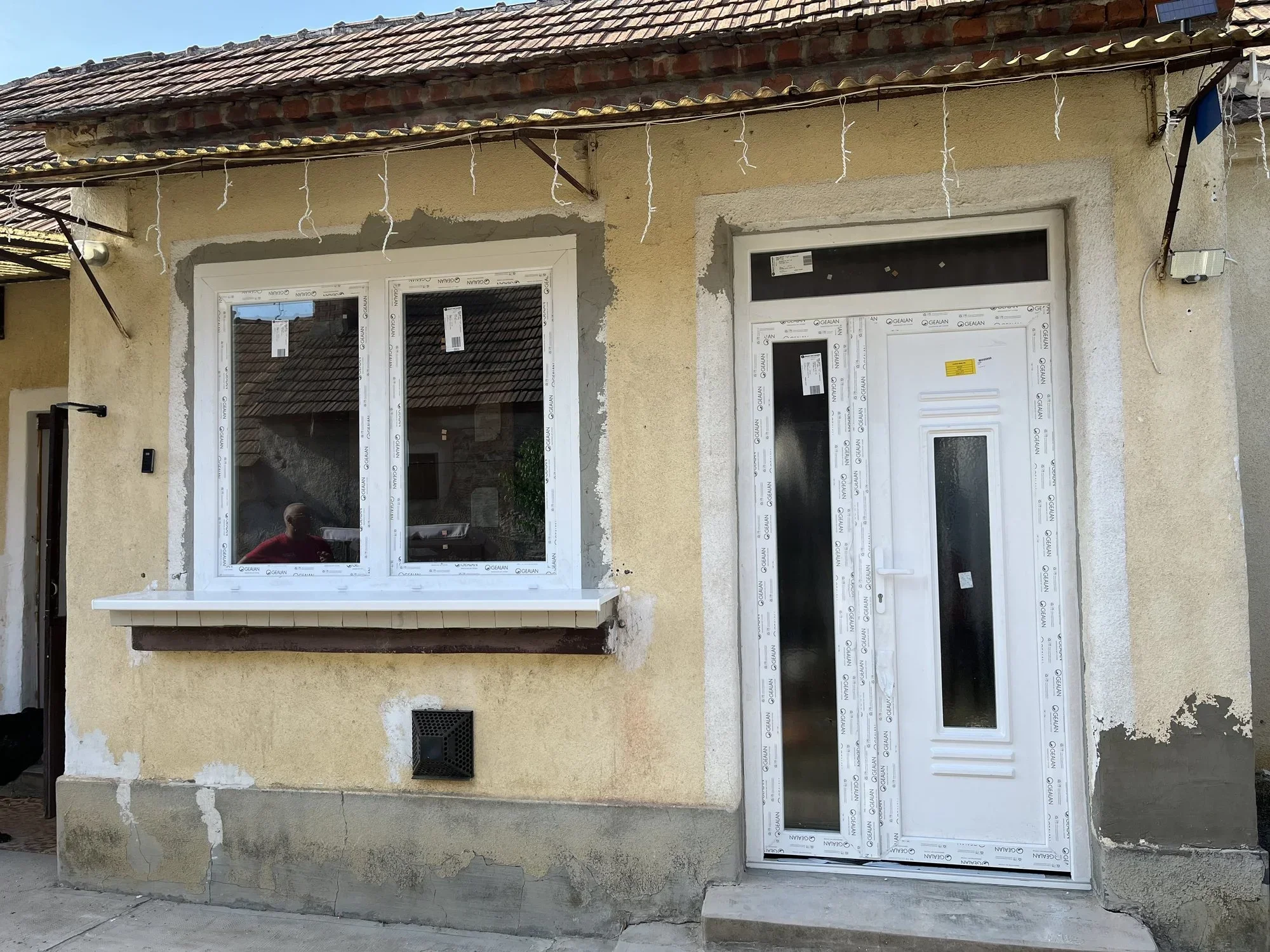 Vág — bejárati ajtó és ablak cseréje